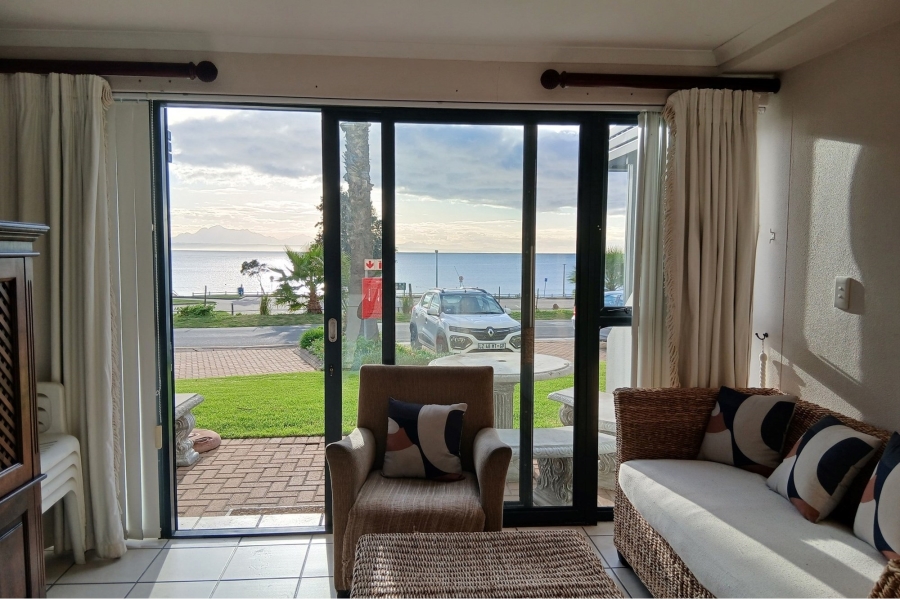 To Let 2 Bedroom Property for Rent in Santos Bay Western Cape